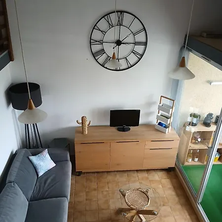 2 Dans La Marina Apartment *